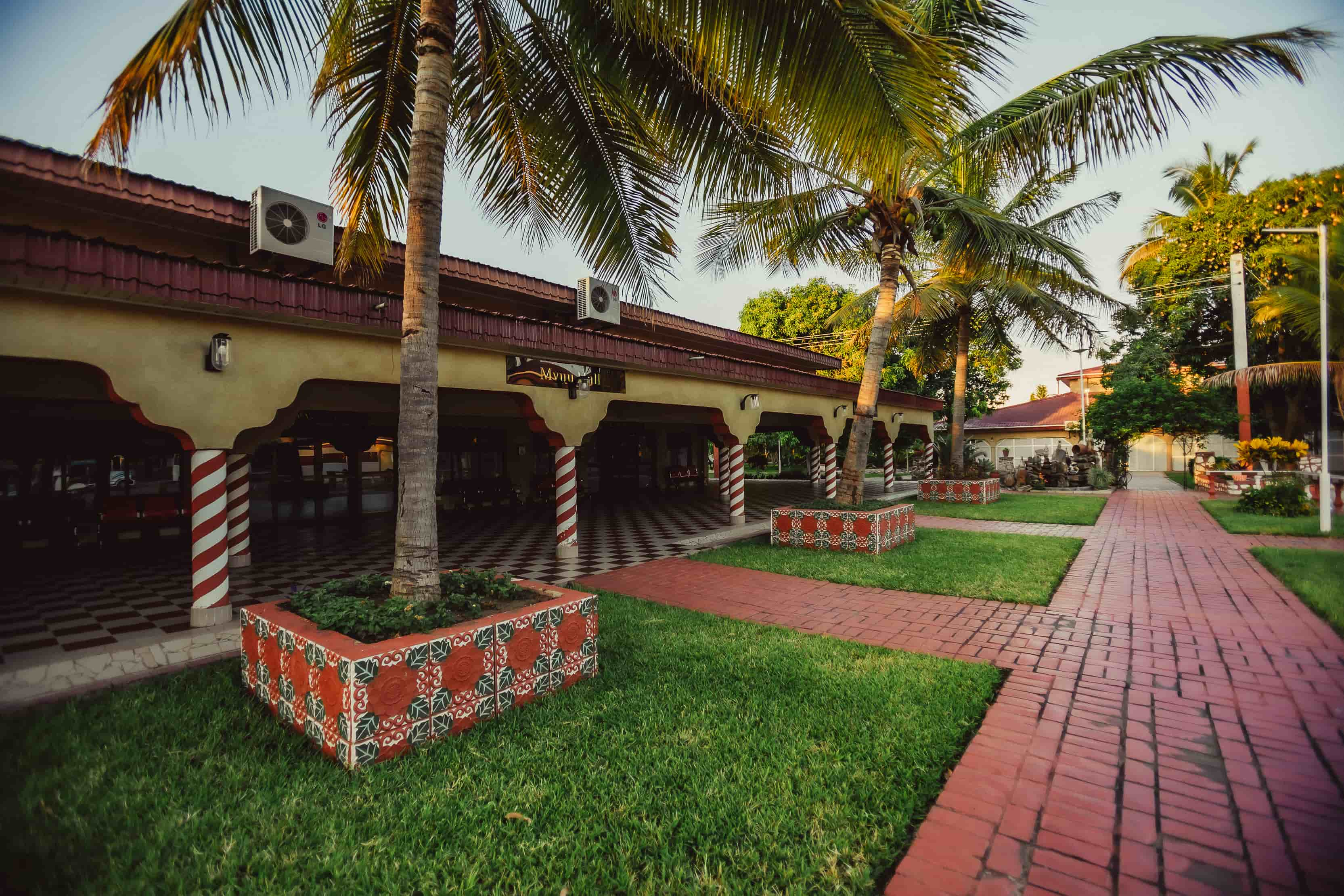 outside view of mvuu hall