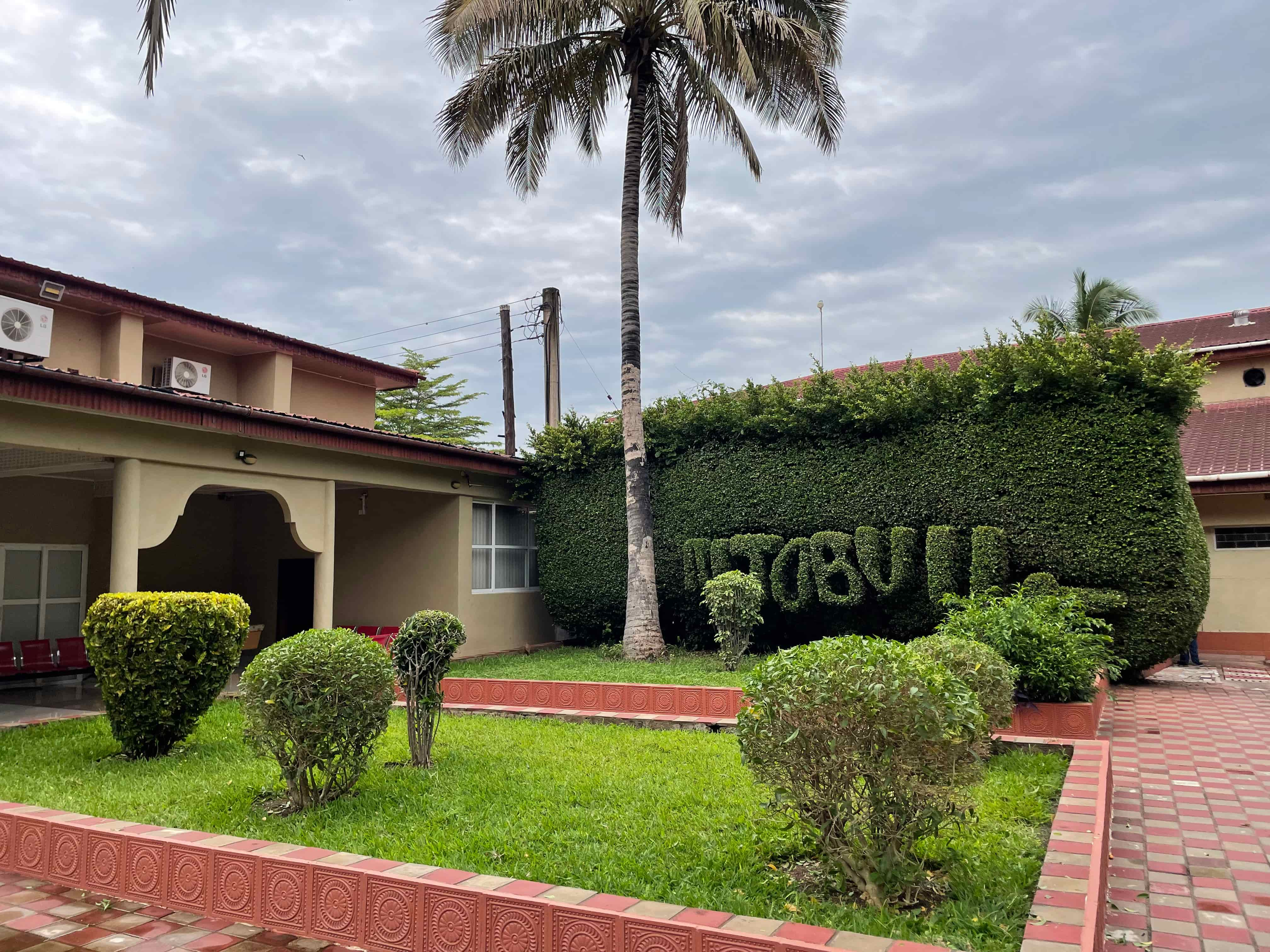 grass hedging sign of njobvu hall outside